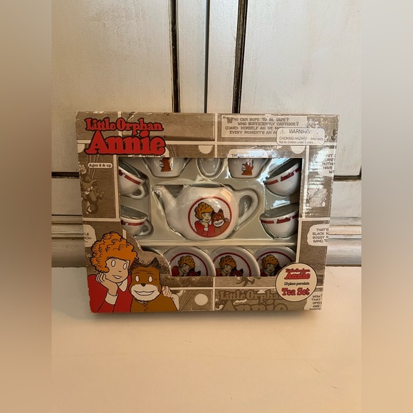 Vintage 2002 LITTLE ORPHAN ANNIE Porcelain Tea Set by Schylling Collectible - Picture 1 of 8